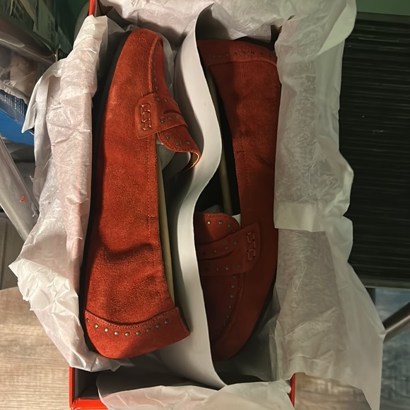 Brand new in box Aerosoles never worn - Rust/orange suede flats 9 med. - Picture 11 of 13